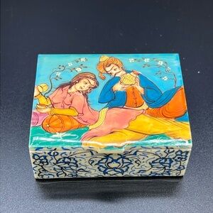 NWOT - Exquisite Camel Bone Box with Persian Miniature Painting